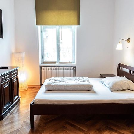 Apartament Cafe Belg 쳉스토호바 외부 사진