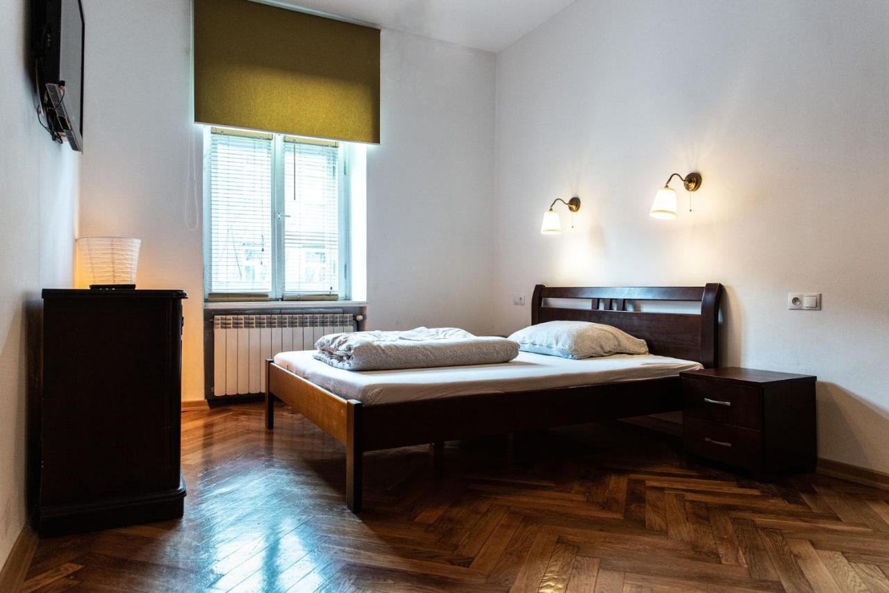 Apartament Cafe Belg 쳉스토호바 외부 사진